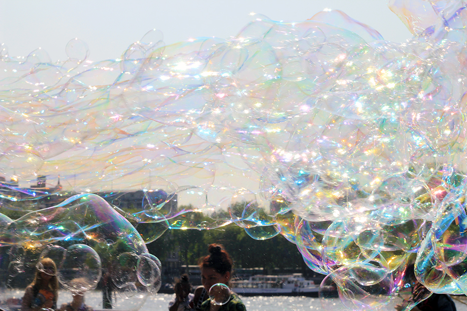 london-southbank-bubbles-nuri-abdur-rauf